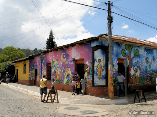 Conception Ataco. Village très coloré 