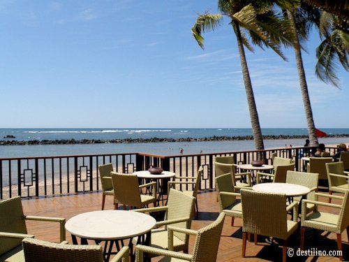 Le Bar « Bambu » près de plage (secteur est) 