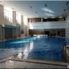 Très grande piscine intérieure