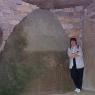 Grande pierre gravée à l'intérieur du dolmen de la Table des Marchands 