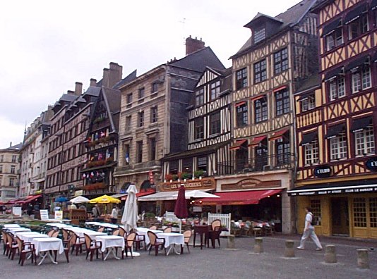 Maison a colombages (15e au 18e siecle) dans le vieux Rouen 