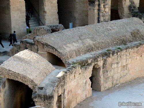 Visite de l'amphithéatre romain El Jem. Estrades
