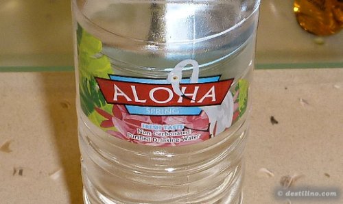 Deux bouteilles d'eau incluses (375 ml) par séjour