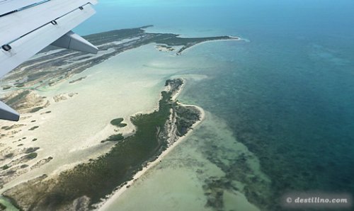 Les îles Turquoises, en vol