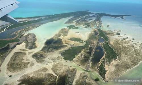 Les îles Turquoises, en vol