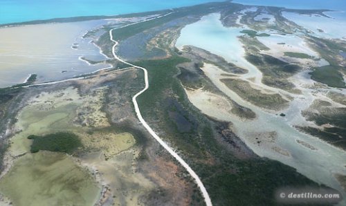Les îles Turquoises, en vol