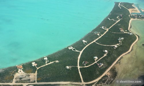 Les îles Turquoises, en vol