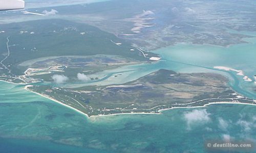 Les îles Turquoises, en vol