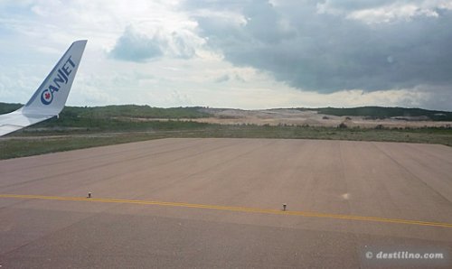 Espace en construction pour l'agrandissement de l'aéroport