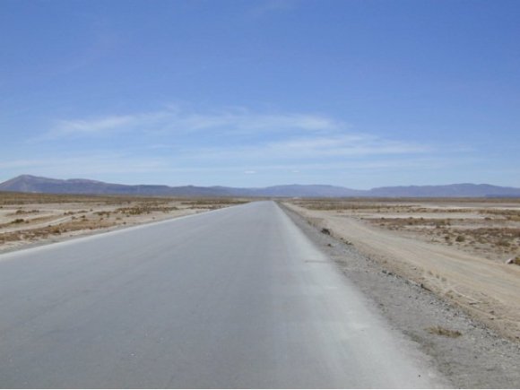 L'Altiplano désertique entre Arequipa et Chivay (canyon de Colca) 