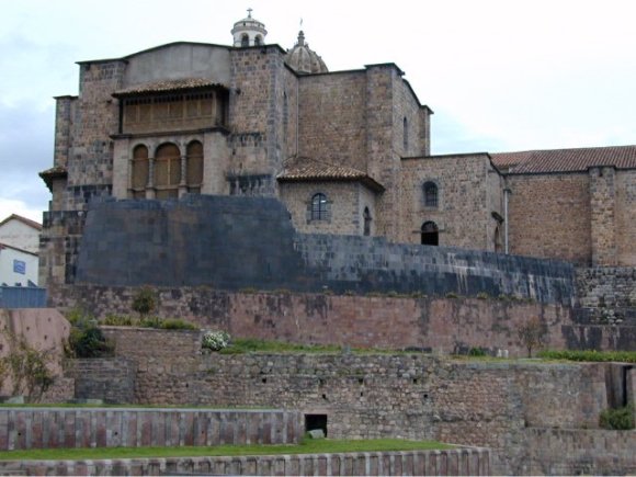 Le Qoricancha (Temple du Soleil du Cusco) et l'Église Santo Domingo 