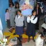 Procession religieuses organisée par les élèves d'une école de Yukay 