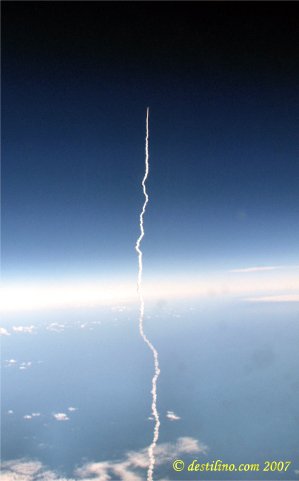 Lanchement d'un satellite de Cap Canavaral (vue de l'avion)