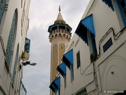 Tunis, en arrière-plan, minaraie de la mosquée Zaytuna