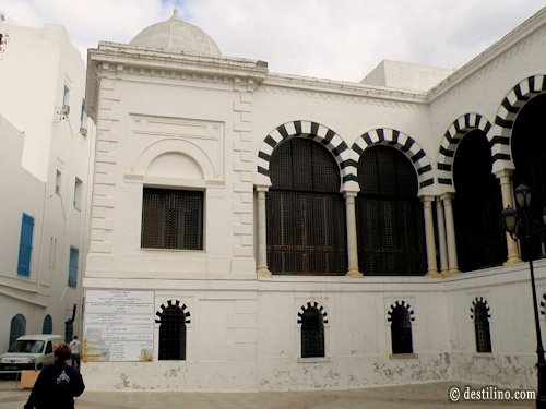 Tunis, parc, architecture d'influence Turque