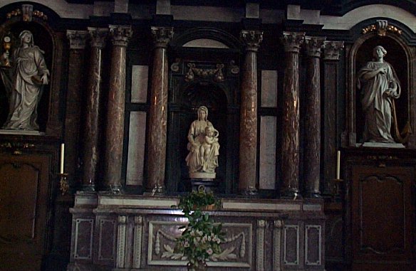 Brugge-'Vierge et l'enfant' de Michelangelo dans l'�glise Notre-Dame.jpg - 57.86 K