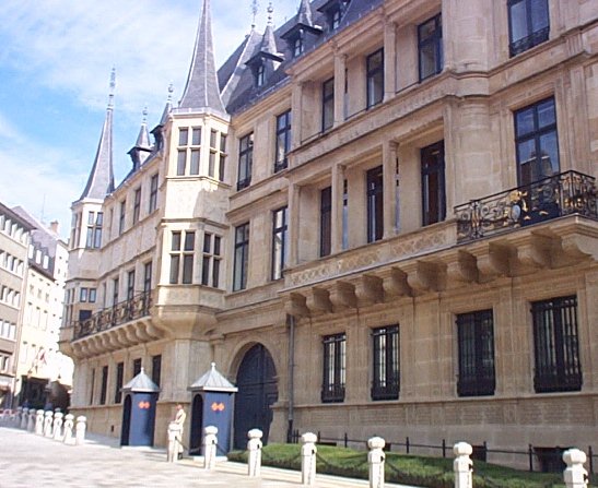 Luxembourg-Cath�drale-Palais Grand-Ducal-1.jpg - 68.50 K