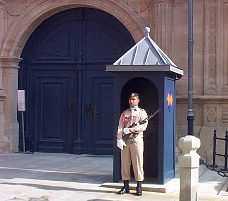 Luxembourg-Cath�drale-Palais Grand-Ducal-2.jpg - 42.59 K