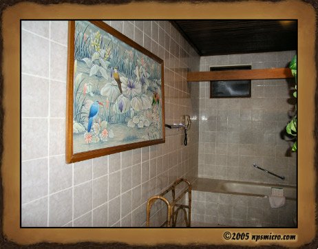 Très spacieuse la salle de bain