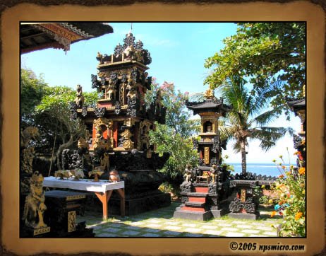 Il peut y avoir plusieurs temples construits à l'intérieur d'un temple principal