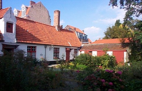 Une Maison-Dieu et ses jardins