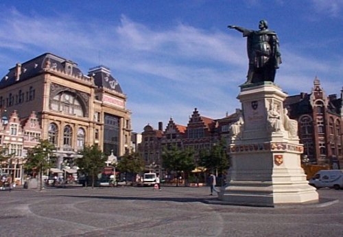 Place Marché du Vendredi (Vrijdagmarkt) - Satue de Jacob van Artevelde