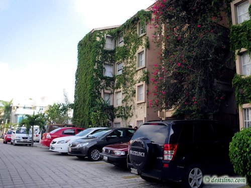 Hotel El Tukan (2009)