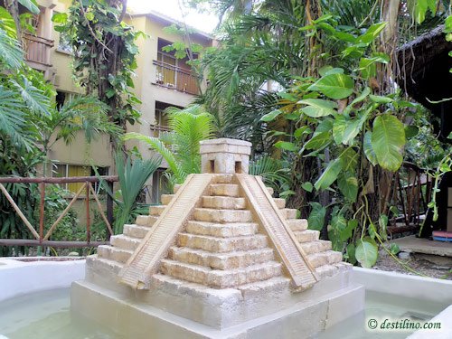 Hotel El Tukan (2009)