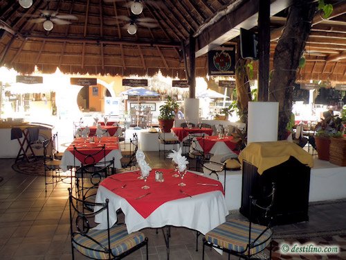 Hotel El Tukan (2009)