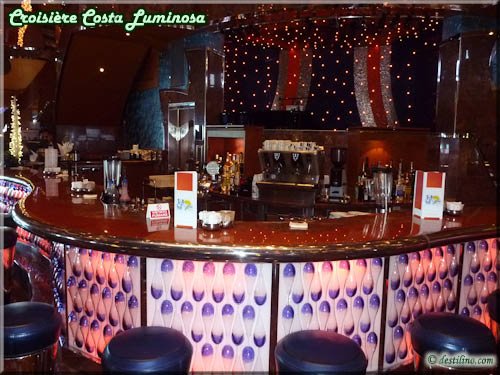 Lobby bar
