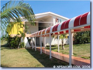 Hotel Rancho Luna (2006)