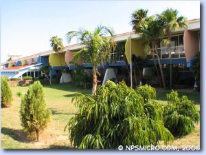 Hotel Rancho Luna (2006)