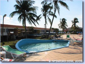 Hotel Rancho Luna (2006)