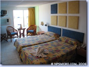 Hotel Rancho Luna (2006)