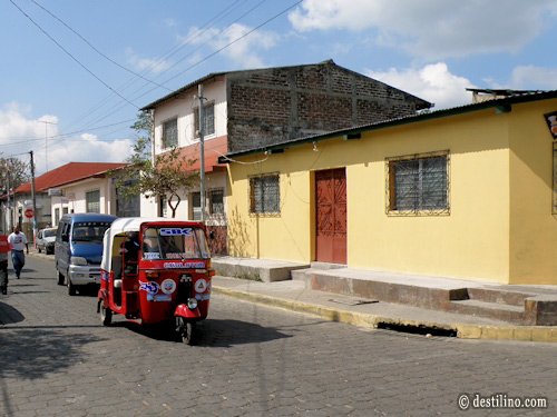 2e village, Juayua 