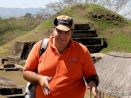 Notre guide Alvaro lors de cette excursion. Excellent guide et très bon français  