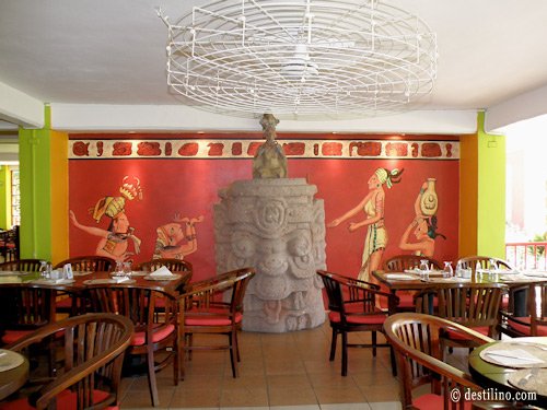 La décoration est superbe, restaurant buffet « Chack Balam » 
