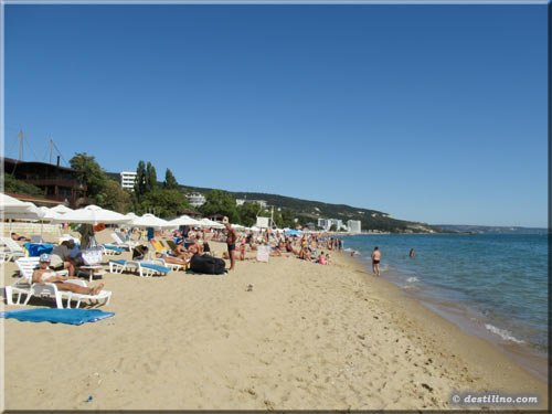 La jolie plage de Golden Sands