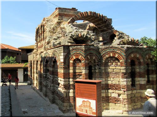 Une des nombreuses ruines
