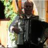 Papi George qui nous chante une chanson traditionnelle de Bulgarie