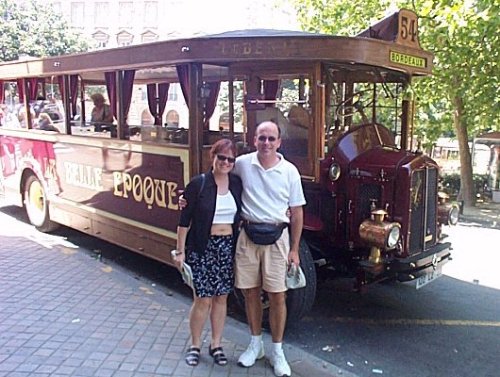 Vieux bus pour le tour de ville guidé 