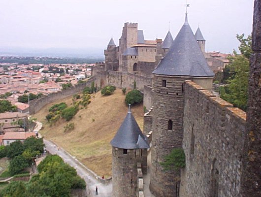 Les remparts et le château 