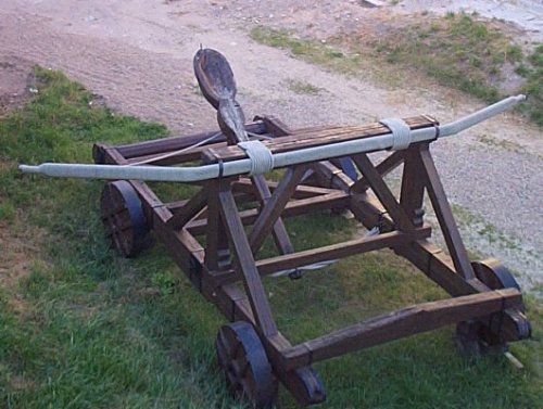 Catapulte près du chateau de Chinon 