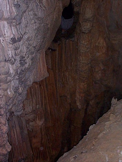 Rideaux calcaires et stalagtites 
