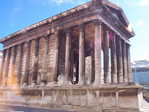 Nîmes