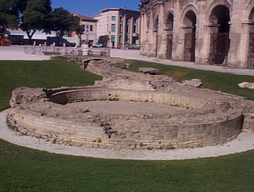 Nîmes