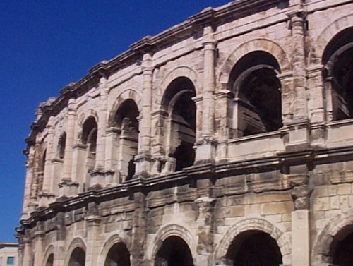 Nîmes