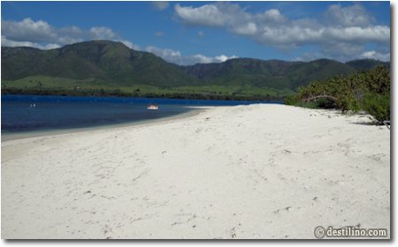 Magnifique plage de sable blanc