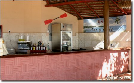 Le snack bar - au midi: hot dog, hamburger & succulentes frites! 