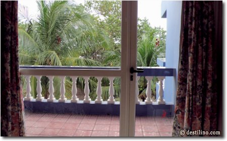 Balcon de la chambre #12 (partagé avec la #15) 